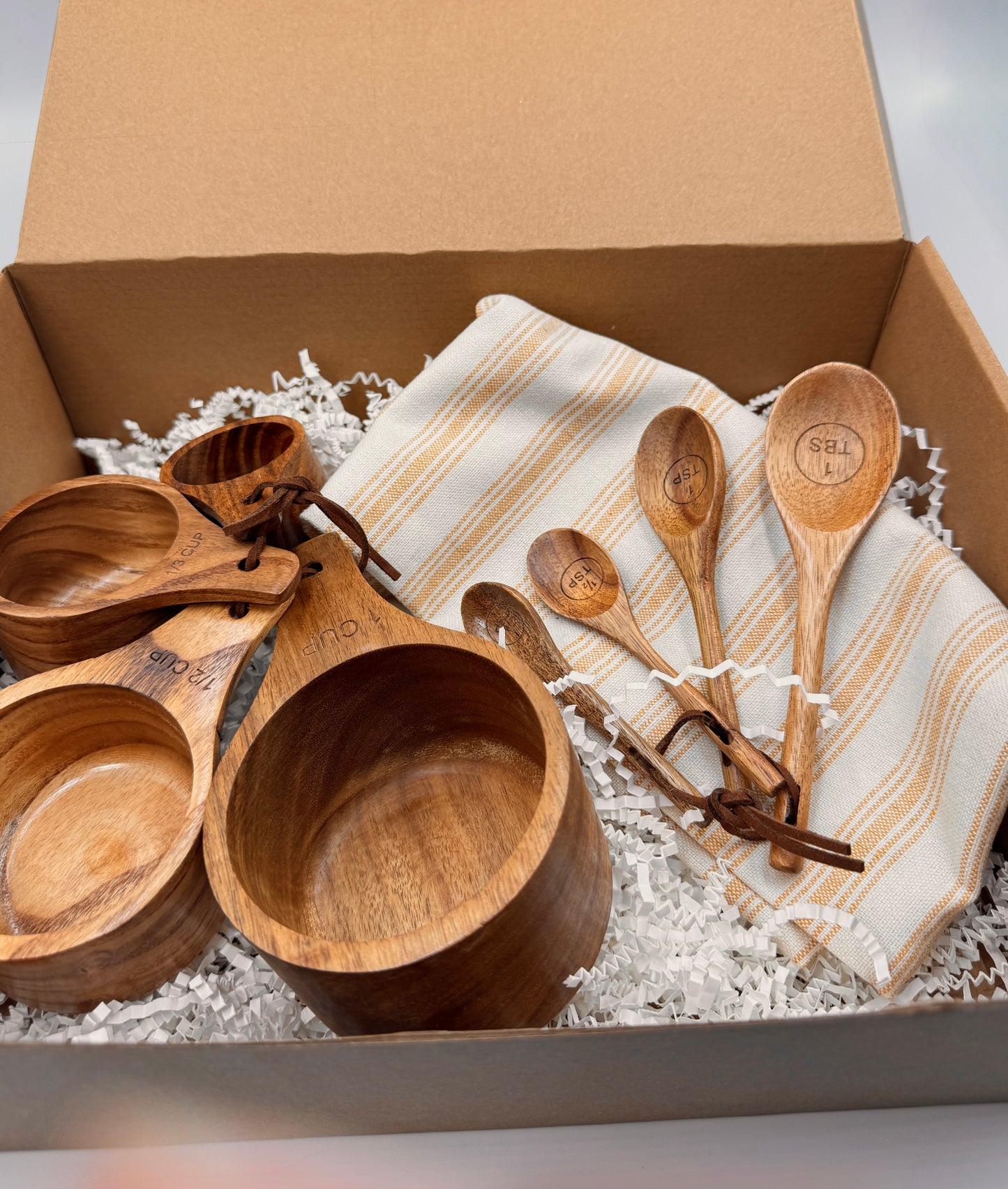 Rustic Wooden Kitchen Gift Set – Wooden Measuring Cups & Spoons with Cotton Kitchen Towel
